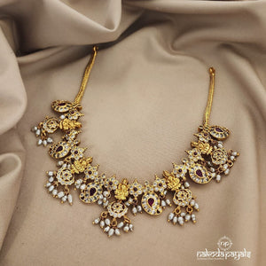 Pleasing Mango Lakshmi Neckpiece (GN6565)