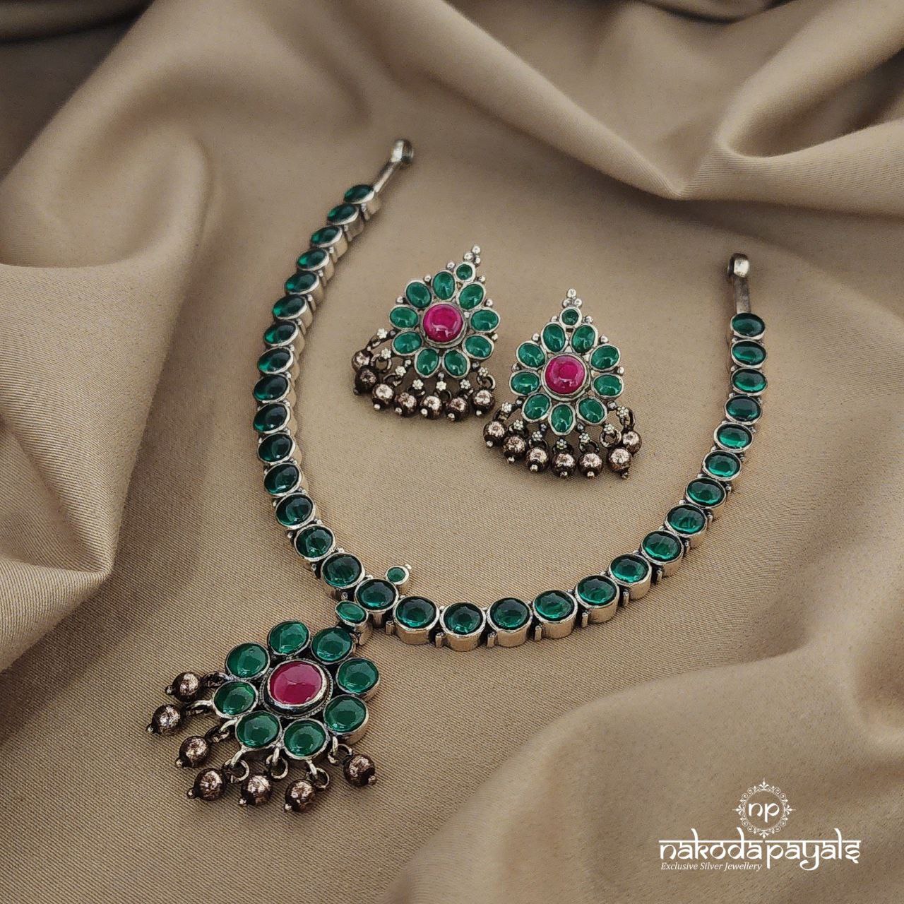 Gracious Green Neckpiece with Neckpiece (N9037)