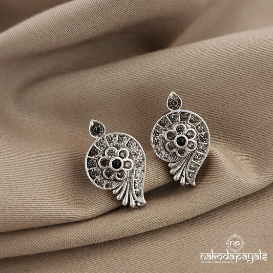 Shankhu Studs (S8751)