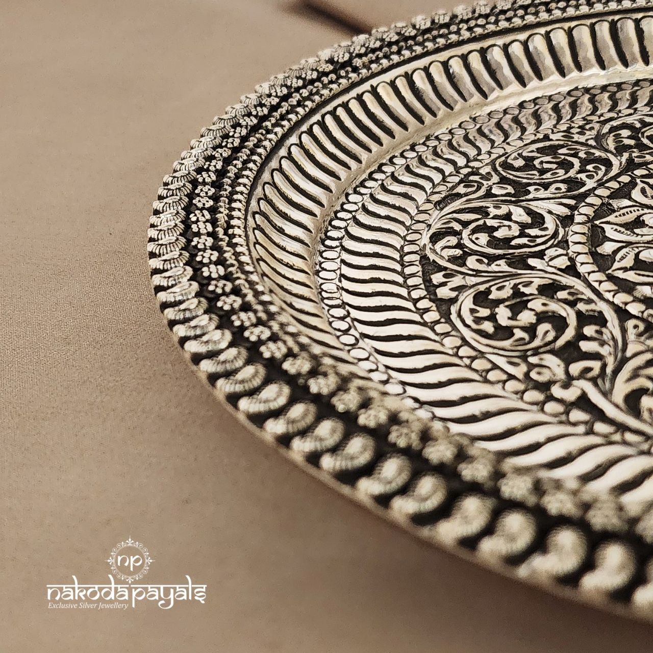 Deeply Carved Pooja Plate (Aa0823)