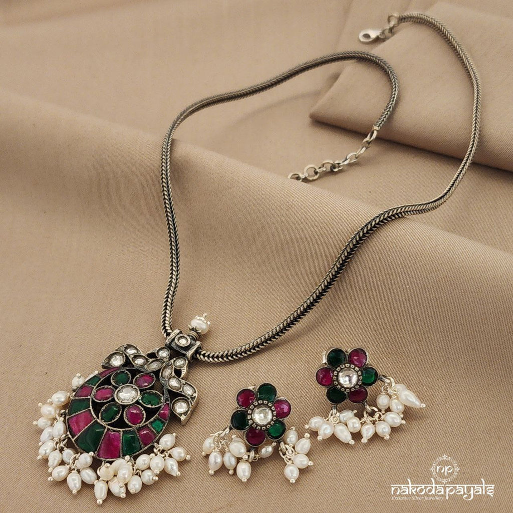 Blossom Kundan Guttapusalu Neckpiece with Earrings (N9106)