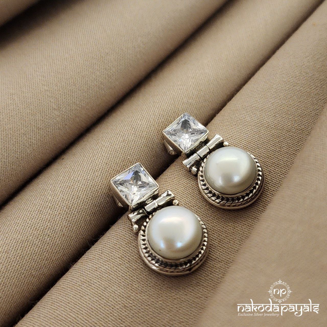 Cubic Pearl Studs (S8858)