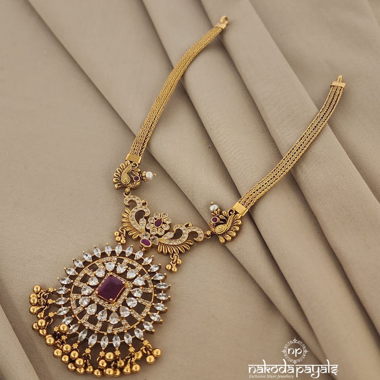 Sparkling Short Neckpiece (Gn894)