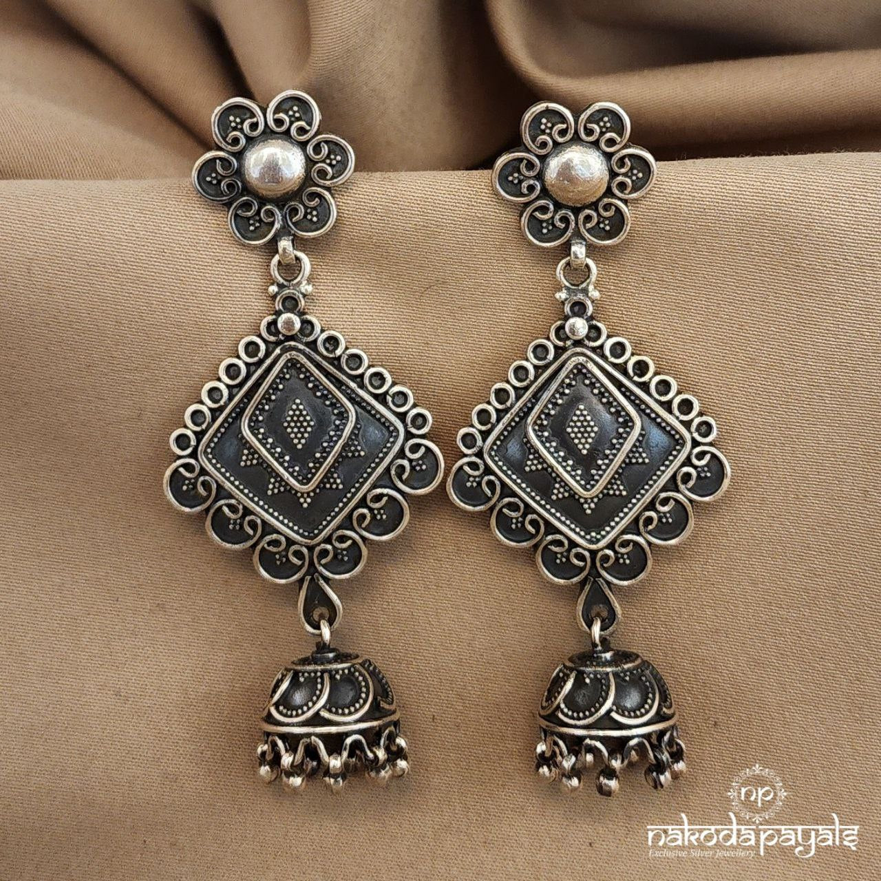 Floral Jhumka (J5306)