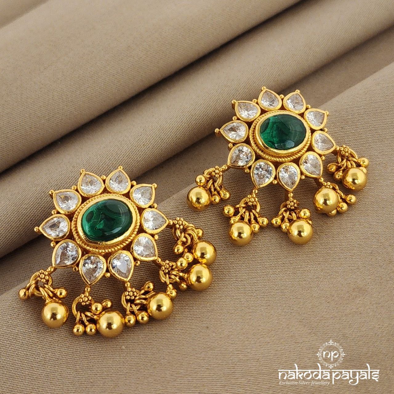 Beautiful Floral Studs (Ge6990