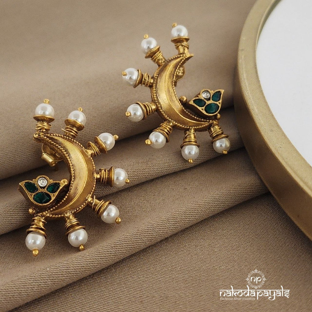 Half Moon Kundan Studs (Ge7076)