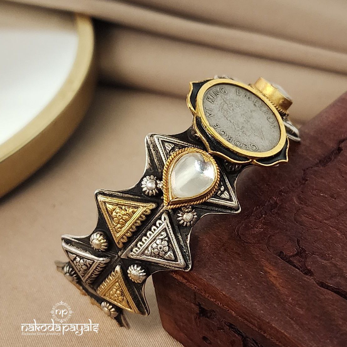 Vi King Emperor with Moissanite Dual Tone Cuff Kada (K4416)