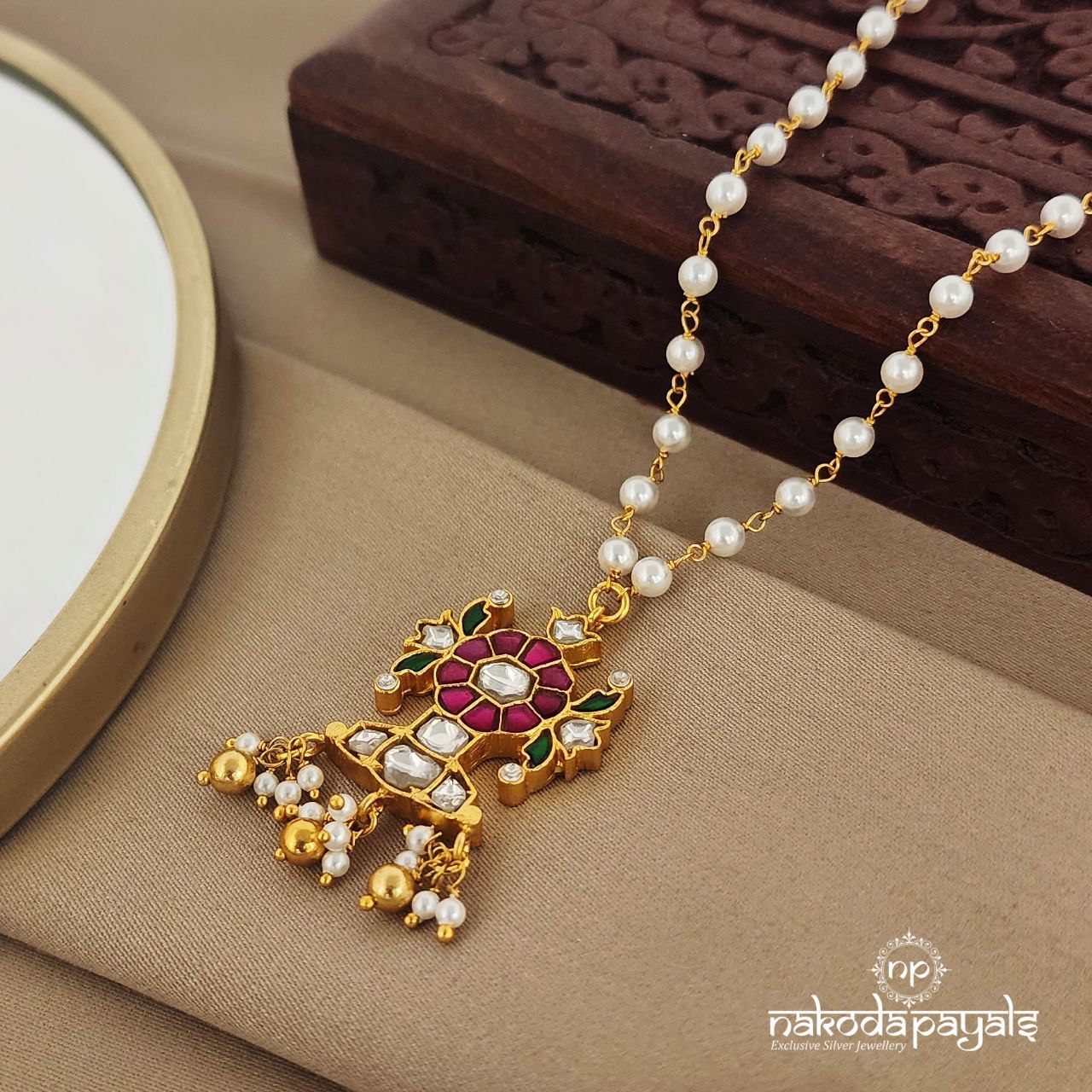 Floral Kundan Pearled Long Neckpiece (Gn1057)