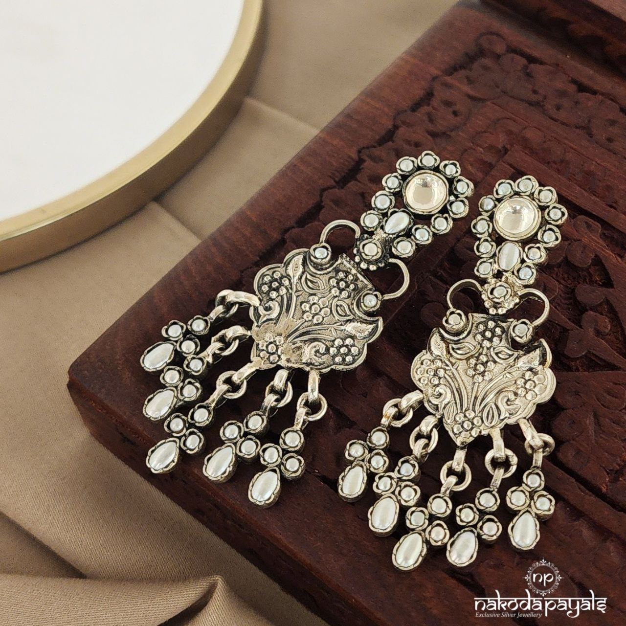Beautiful Floral Chandbali (C8894)