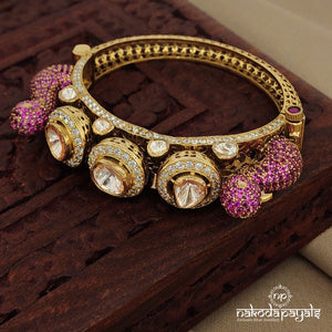 Shimmering Pinkish Peacock with Moissanite Openable Screw Kada Single (2.4) (Gk2499)