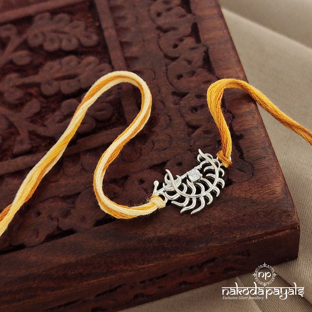 Gorgeous Rakhi (R5611)