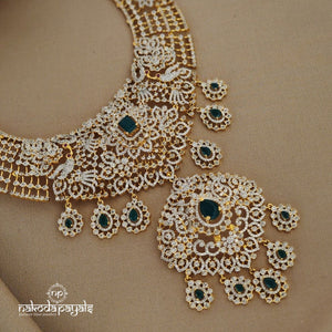 Shimmering Emerald Short Neckpiece with Earrings (GN1117)