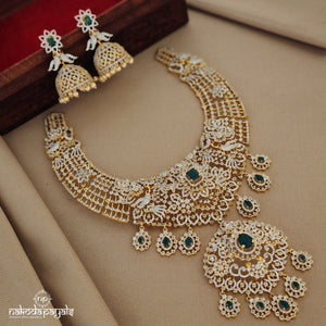 Shimmering Emerald Short Neckpiece with Earrings (GN1117)