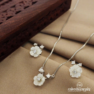 Floral White Mop Neckpiece with Earrings (St2374)