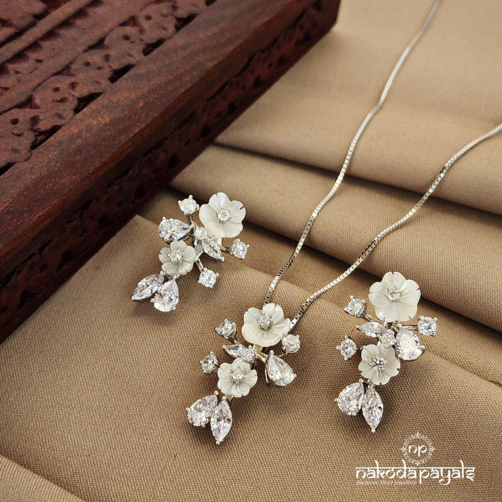 Gorgeous Duo Floral Neckpiece with Earrings (St2389)