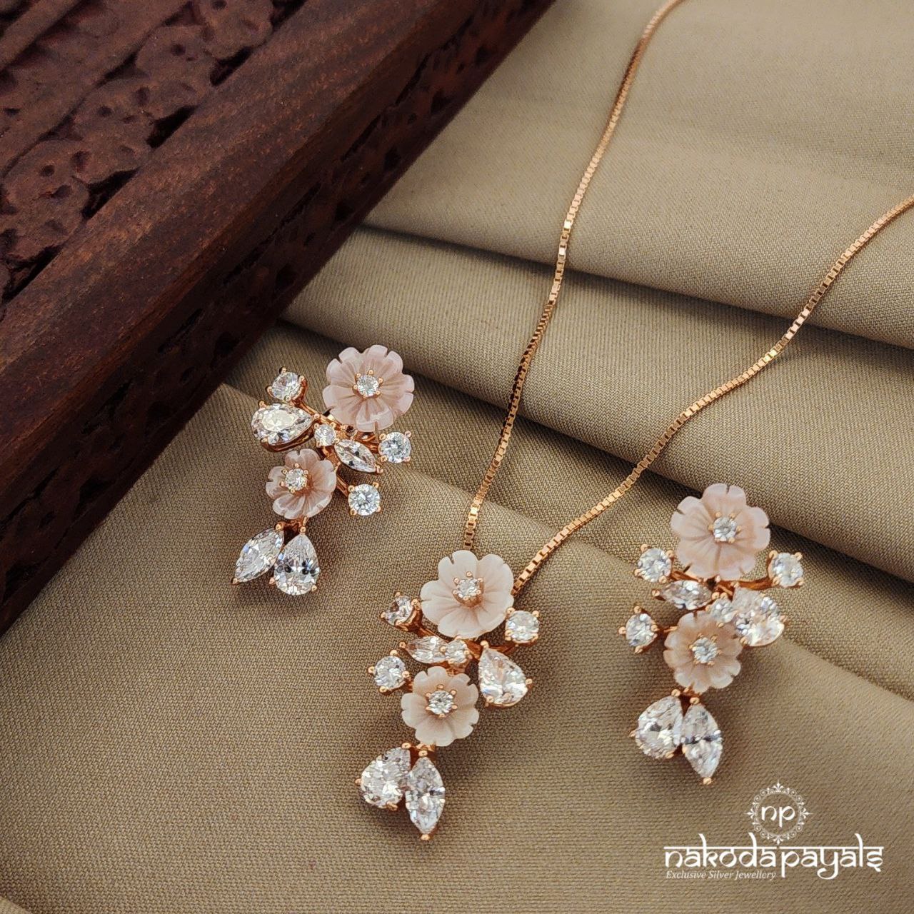 Gorgeous Floral Neckpiece with Earrings (St2387)