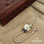 Simple MOP Floral Bracelet (Br1429)