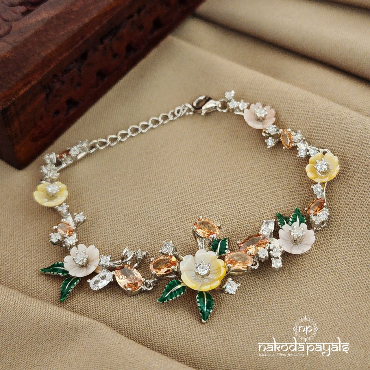 Gorgeous MOP Fantasy Bracelet (Br1448)