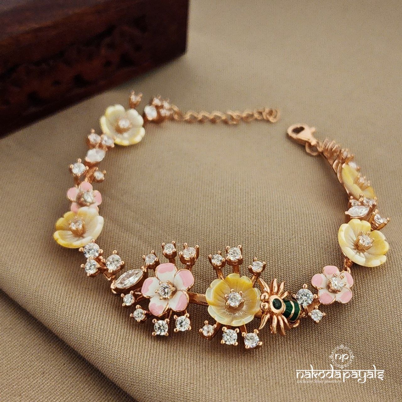 Fantasy CZ Floral Bracelet (Br1454)