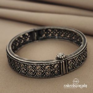 Oxidised Floral Openable Screw Kada (2.4) (K4433)