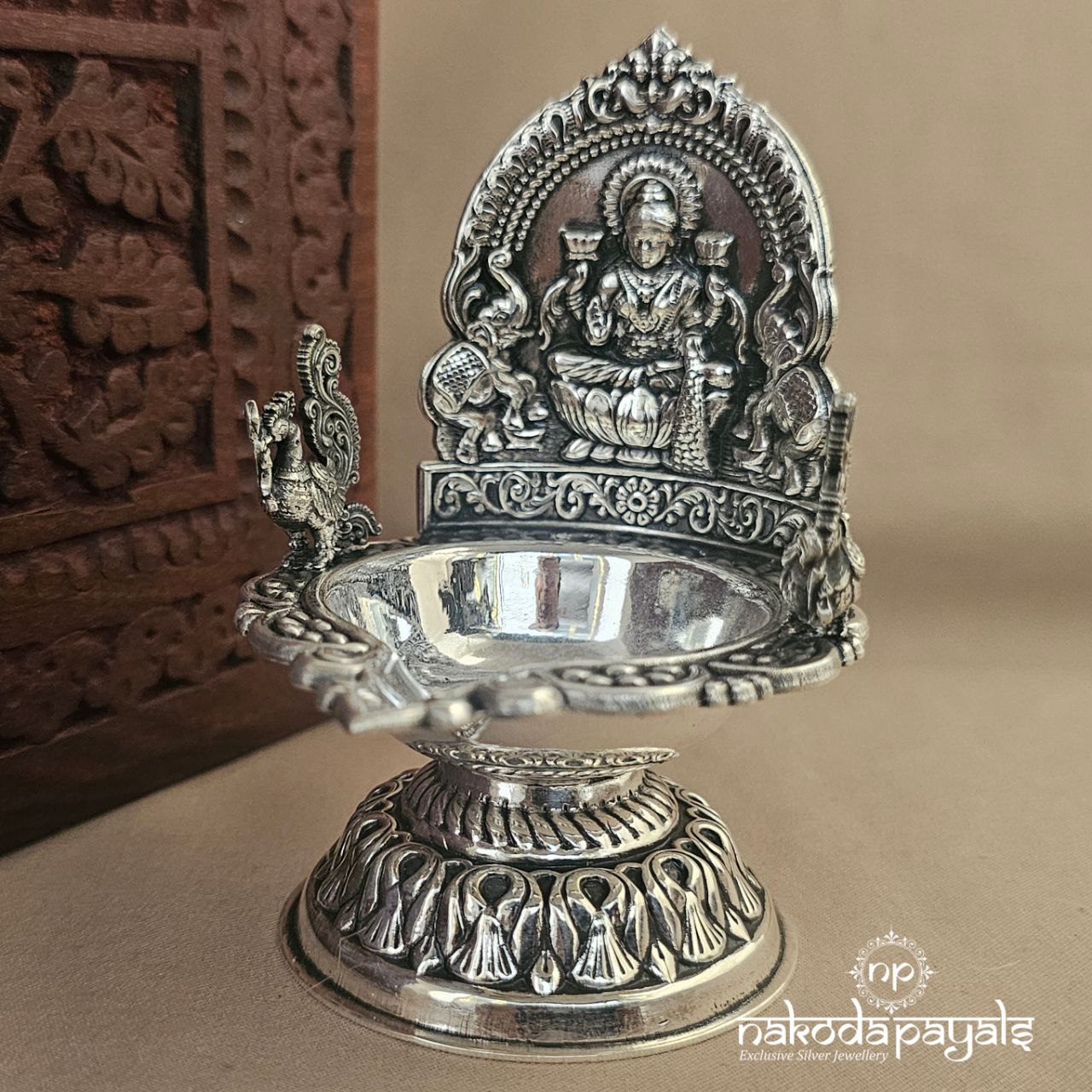 Mahalakshmi Kamakshi Deepam (Aa1081)