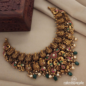 Mahalakshmi with Peacock Short Neckpiece (Gn1146)