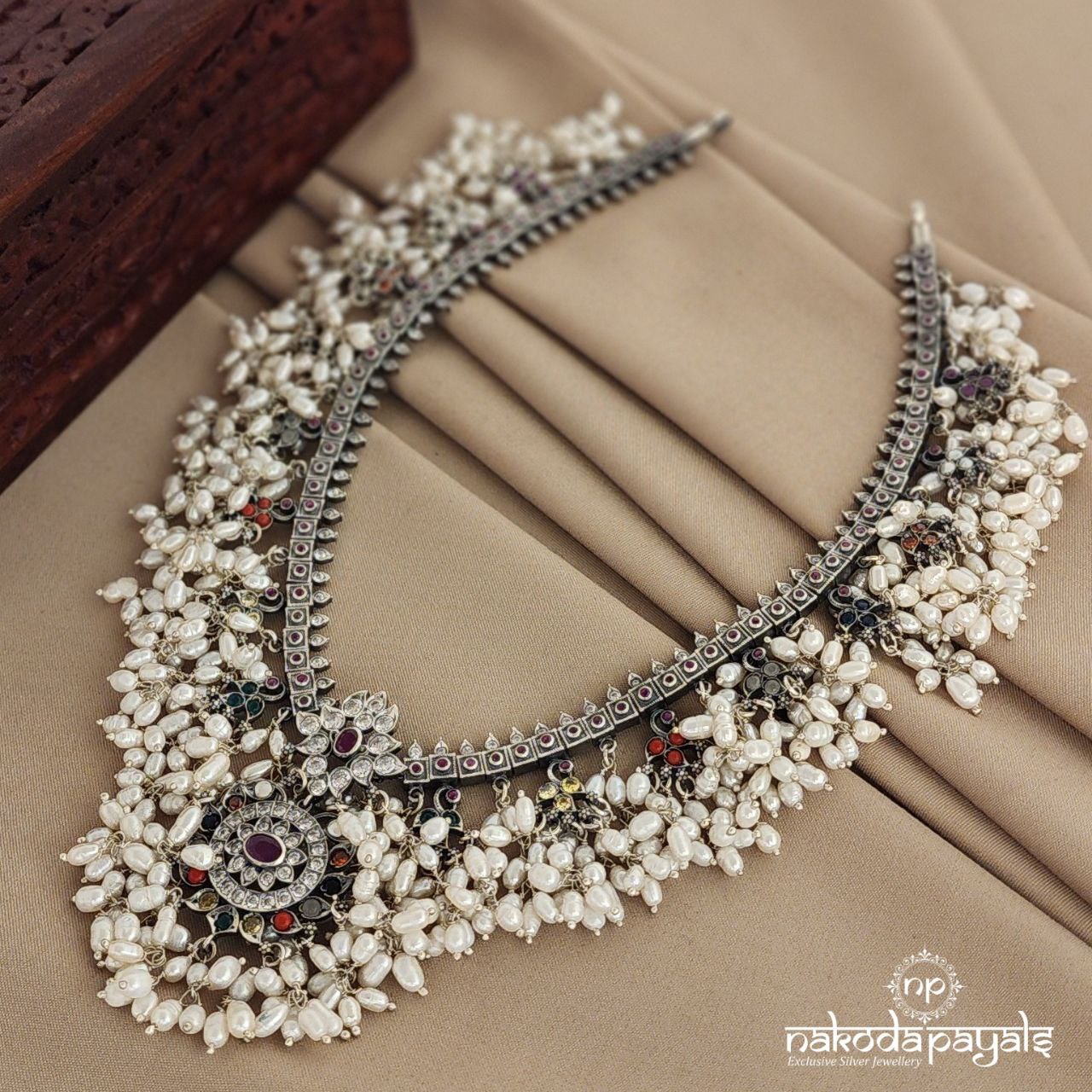 Navarathna Guttapusalu Long Neckpiece (N9356)