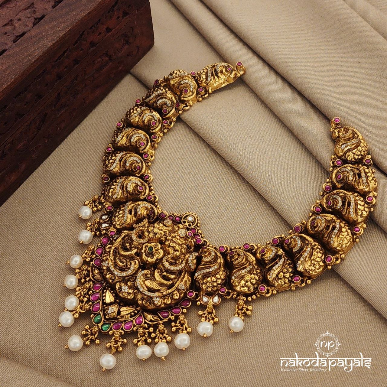 Marvelous Short Neckpiece (Gn1183)