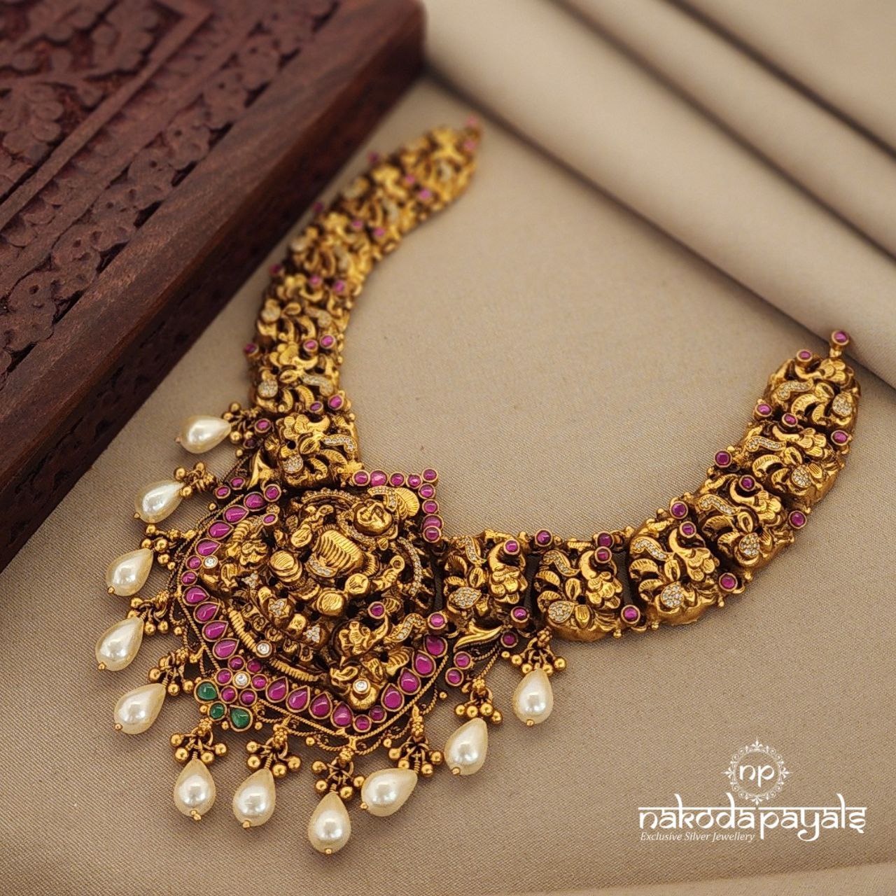 Gorgeous Lakshmi Short Neckpiece (Gn1179)