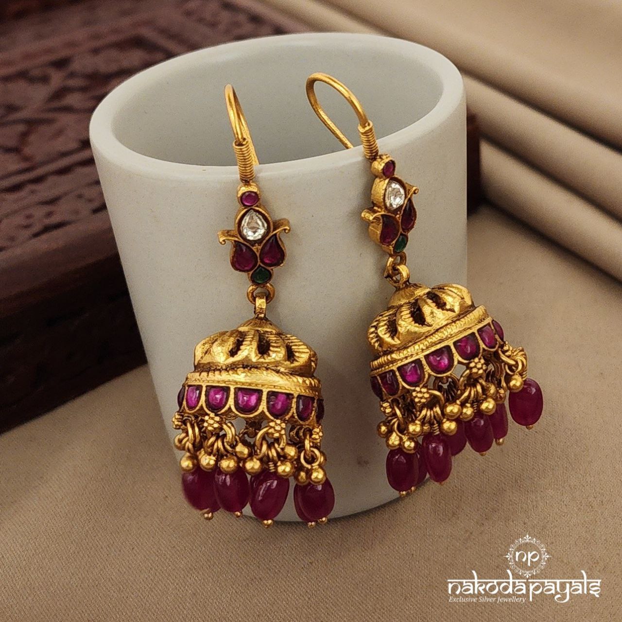 Gorgeous Jhumka with Hangings (Ge7408)