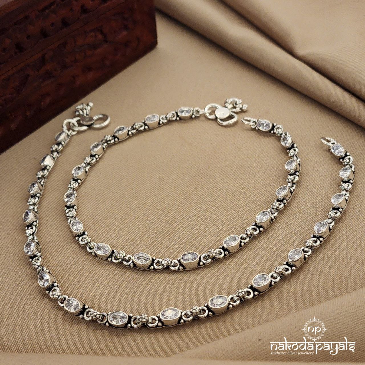 White Oval Anklet (A5161)