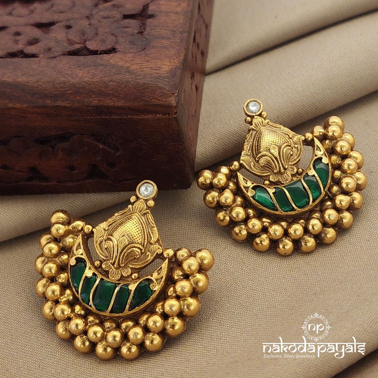 Greeny Half Moon Kundan Studs (Ge7447)