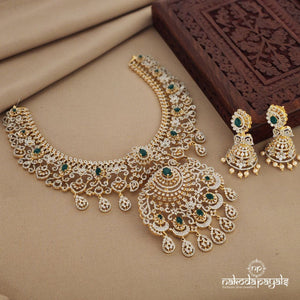 Greeny Shimmering Short Neckpiece with Earrings (Gn1268)