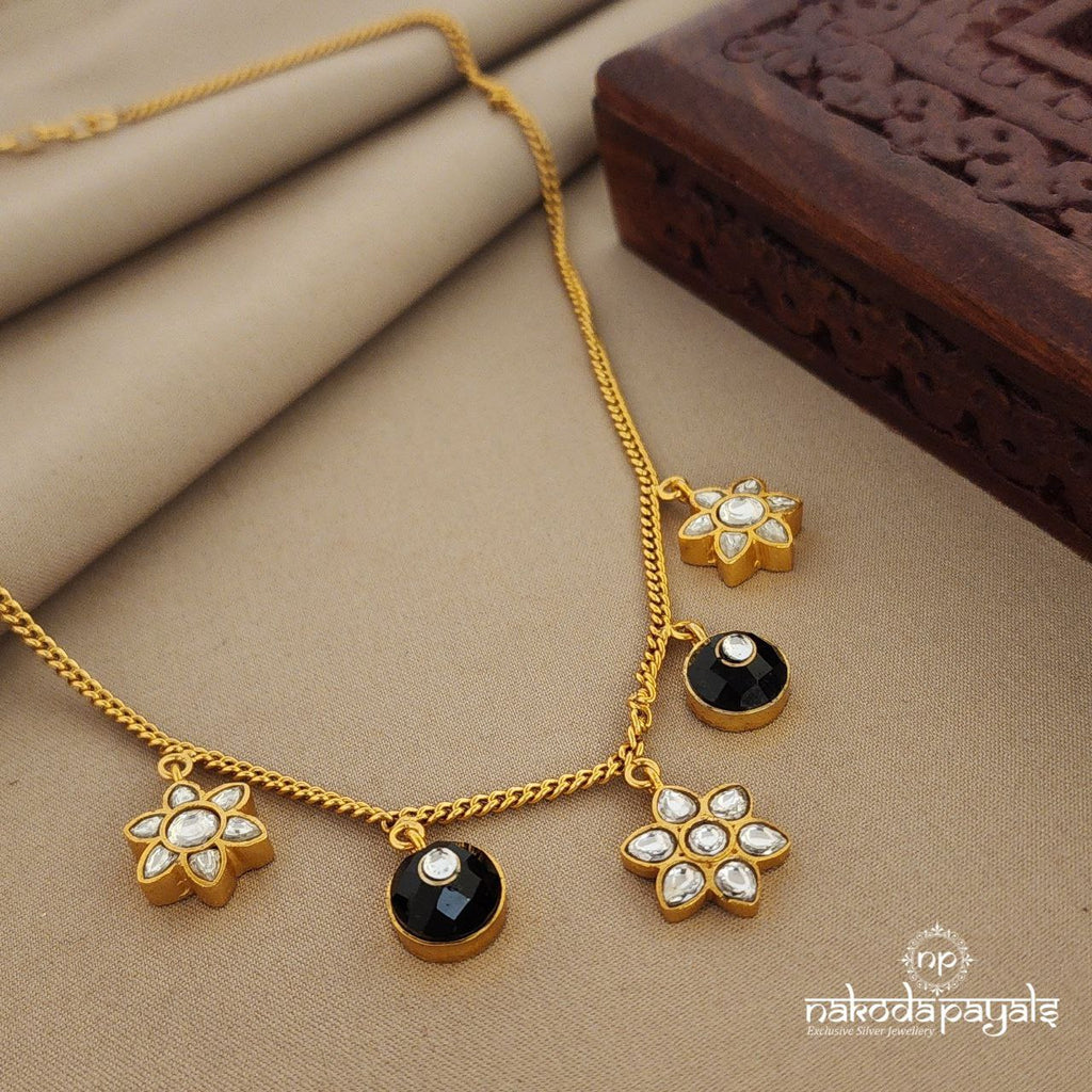 Black Onyx with Kundan Floral Long Neckpiece (Gn1281)