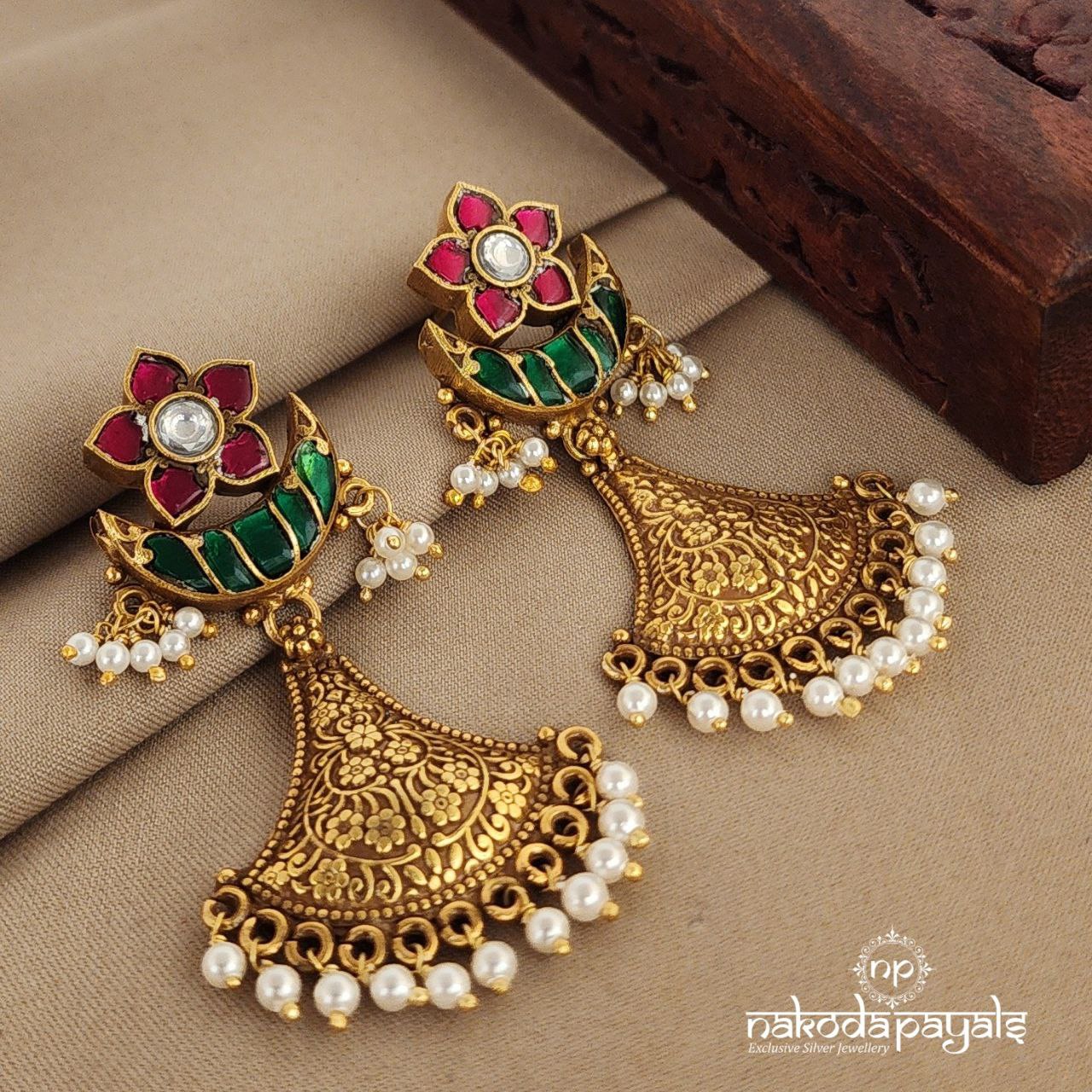 Half Moon with Kundan Chandbali (Ge7480)