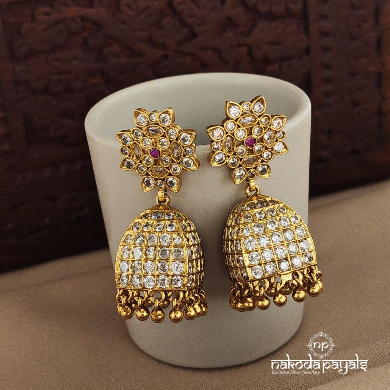 Glitzy White Jhumka (Ge7518)