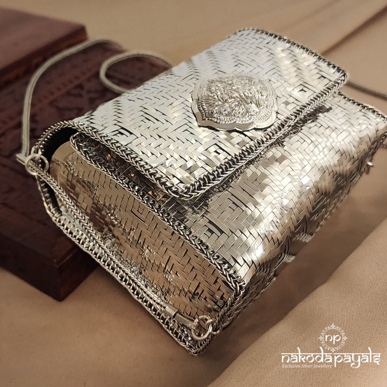 Classy Silver Clutch (Esa137)