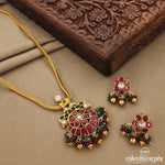 Half Moon with Floral Kundan Pendant Set (Gn7041)