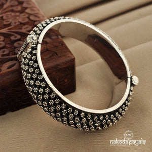 Floral Oxidised Openable Kada single (K4618)