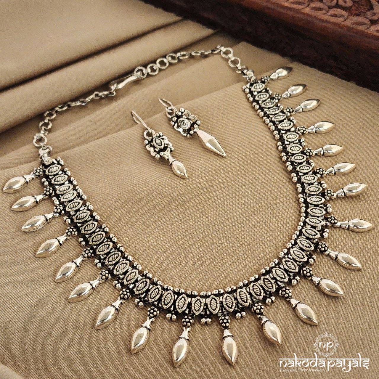 Tribal Oxidised Short Neckpiece with Earring (N9574)