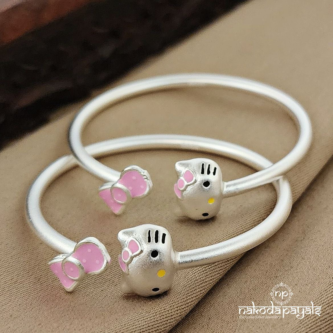 Hello Kitty Bow Baby Kada Pair (Ka9142)