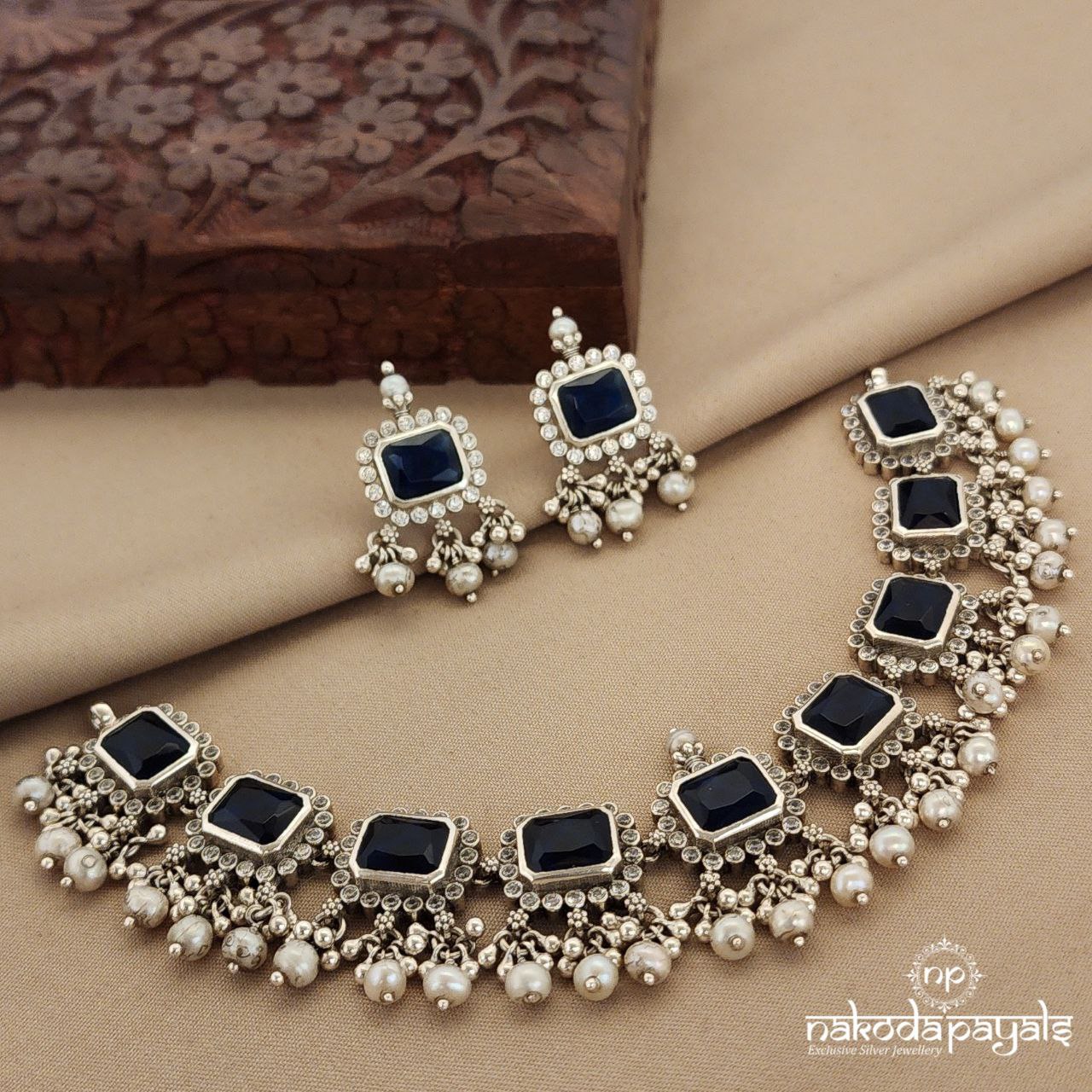 Crowned Rectangular Blue Short Neckpiece with Earrings (N9674)