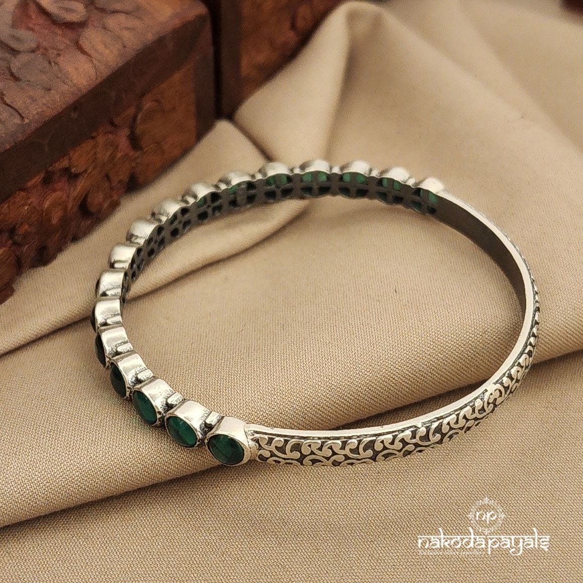 Half Green Half Carved asingle Bangle(K4674)