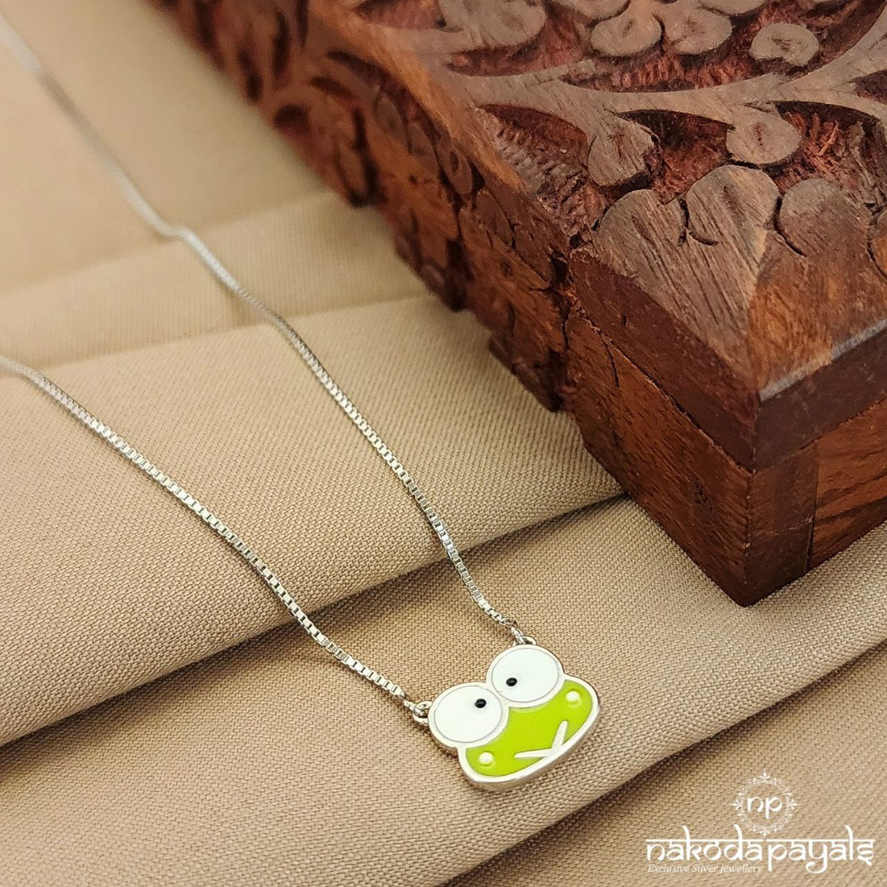 Frog Neckpiece (St2587)