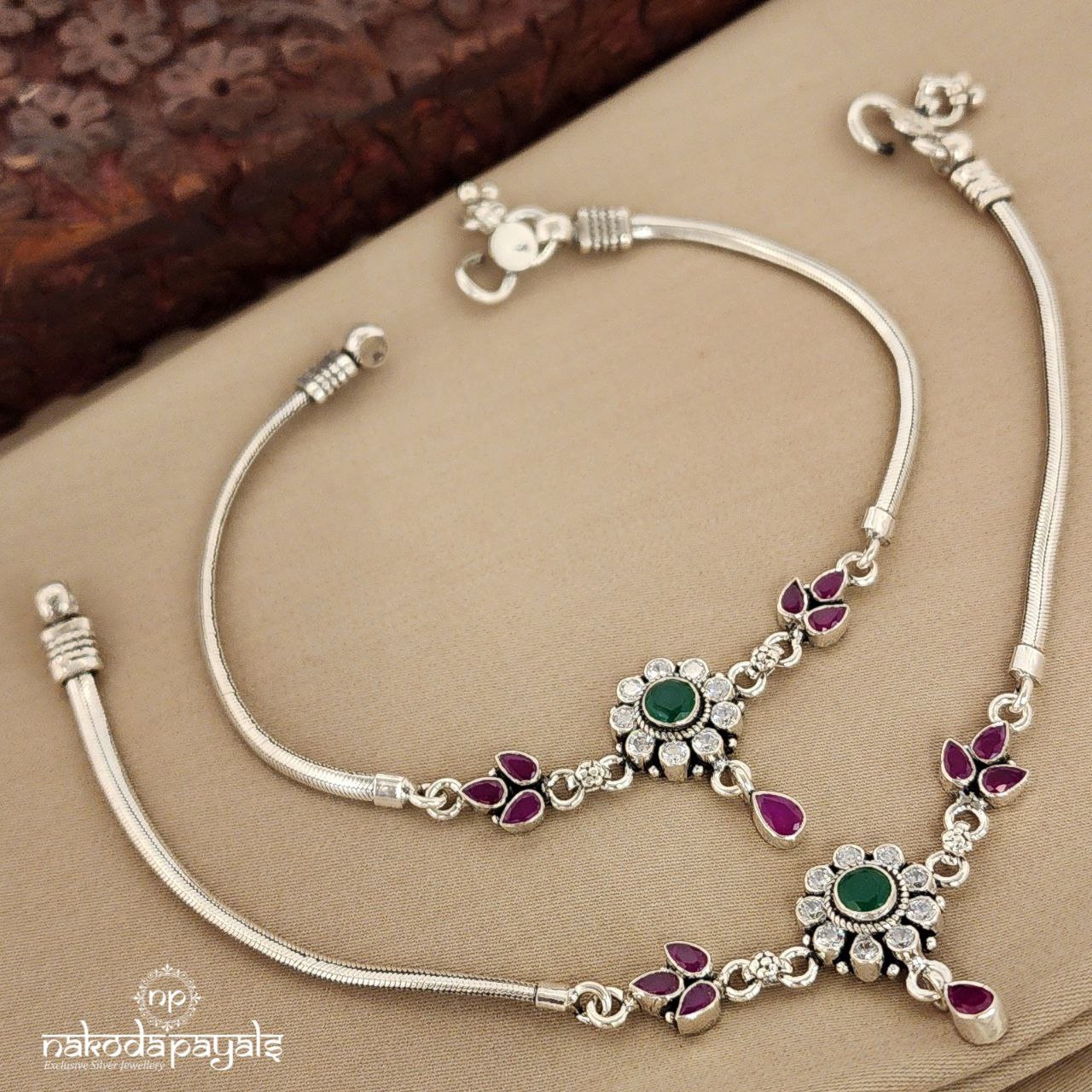 Green Floral with Ruby Leaf Anklet (Ak2220)