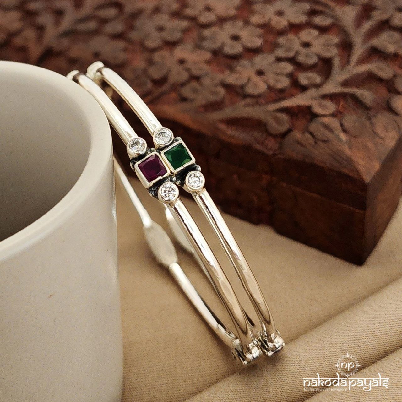 Red & Green Cutstone  Bangle Pair(K4719)
