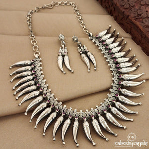 Tribal spiky Mango Neckpiece with Earrings (N9758)