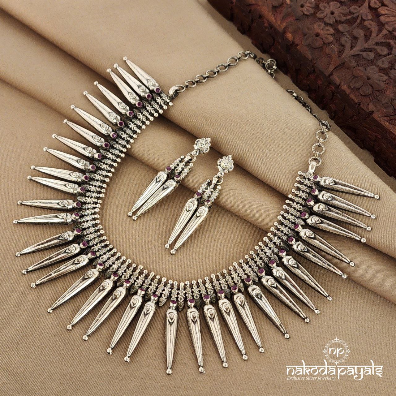 Tribal Armourwd Neckpiece With Earrings (N9761)