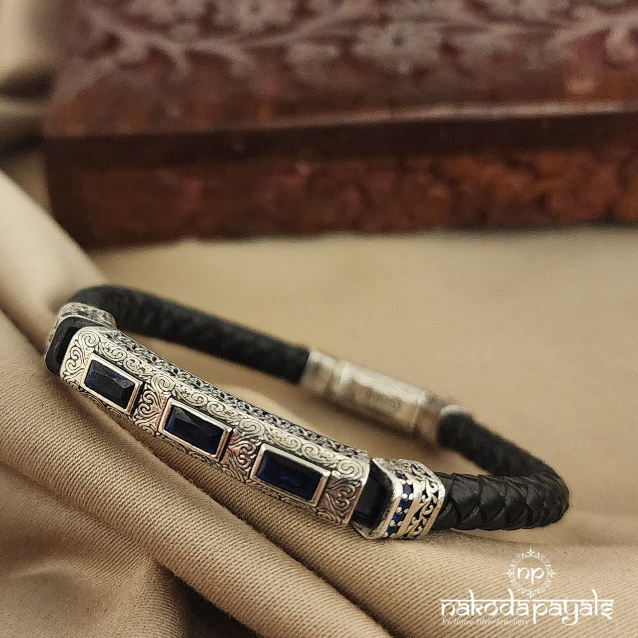 Sapphire Blocks Black Belt Bracelet (Mc0826)