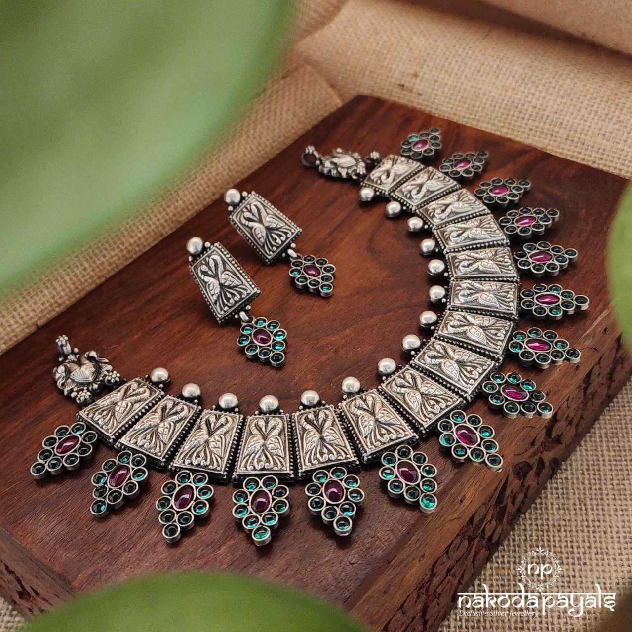 Bracketted Green Oxidised Neckpiece With Earrings (N9905)